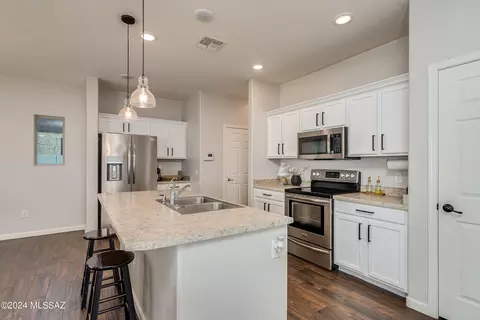 Kitchen - 6502 E Brushback Loop, Tucson, AZ 85756 photo 1 of 8