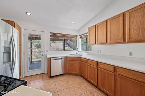9991 E Watson Dr, Tucson, AZ 85730 photo 11