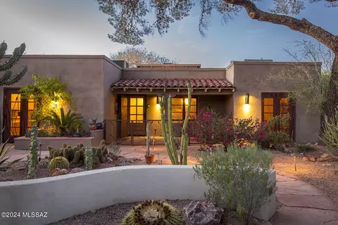 2933 E Hawthorne St, Tucson, AZ 85716
