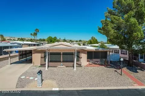 140 W Pinon Dr, Green Valley, AZ 85614