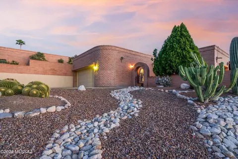 1940 W Ashbrook Dr, Tucson, AZ 85704