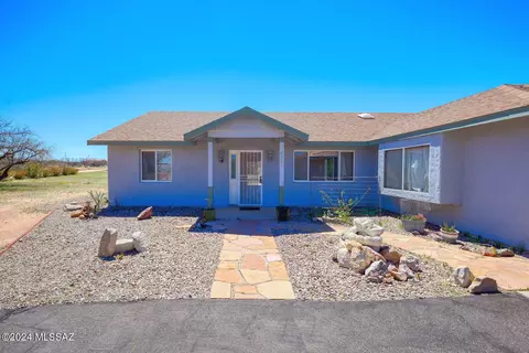 820 S Maverick Ln, Benson, AZ 85602