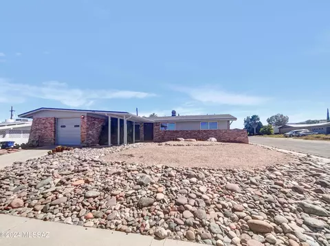 1933 S Tam O Shanter Ave, Tucson, AZ 85710