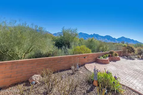 14132 N Willow Bend Dr, Oro Valley, AZ 85755