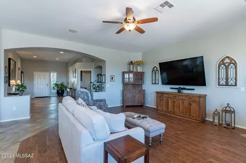 Living - 734 E Blue Mesa Pl, Vail, AZ 85641 photo 1 of 5