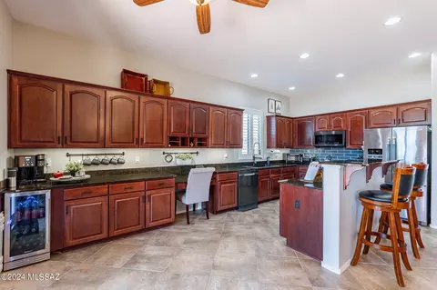 Kitchen - 734 E Blue Mesa Pl, Vail, AZ 85641 photo 5 of 5