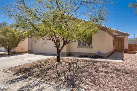 2301 W Silver River Way, Tucson, AZ 85745