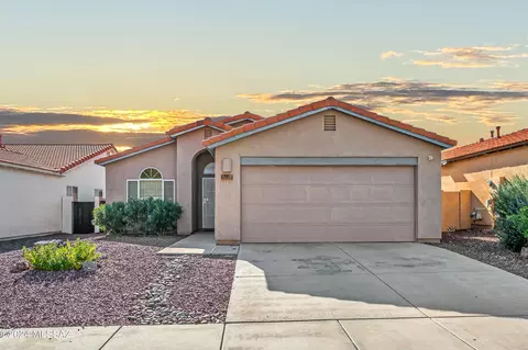 Exterior - 5128 E Circulo Las Cabanas, Tucson, AZ 85711 photo 2 of 7