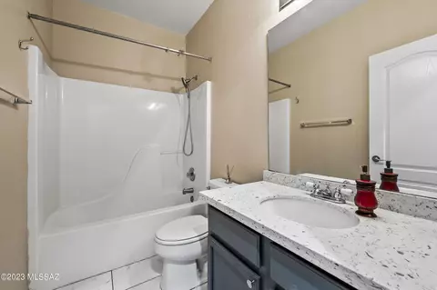 Bath - 5128 E Circulo Las Cabanas, Tucson, AZ 85711 photo 2 of 2