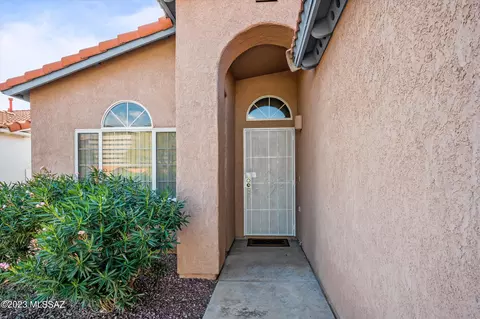 Exterior - 5128 E Circulo Las Cabanas, Tucson, AZ 85711 photo 4 of 7