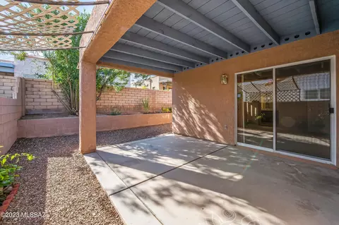 Exterior - 5128 E Circulo Las Cabanas, Tucson, AZ 85711 photo 5 of 7