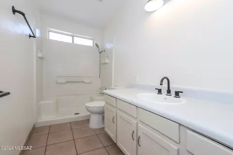 Bath - 2226 E Canada St, Tucson, AZ 85706 photo 1 of 2