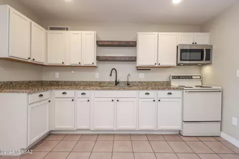 Kitchen - 2226 E Canada St, Tucson, AZ 85706 photo 2 of 4
