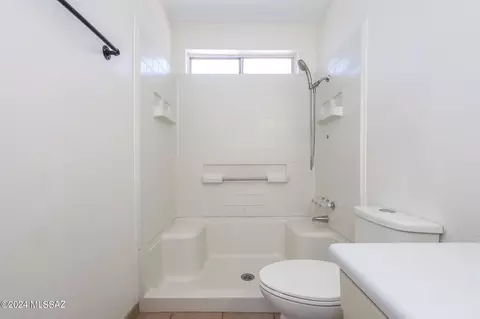 Bath - 2226 E Canada St, Tucson, AZ 85706 photo 2 of 2
