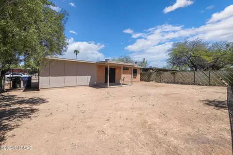 Exterior - 2226 E Canada St, Tucson, AZ 85706 photo 3 of 6
