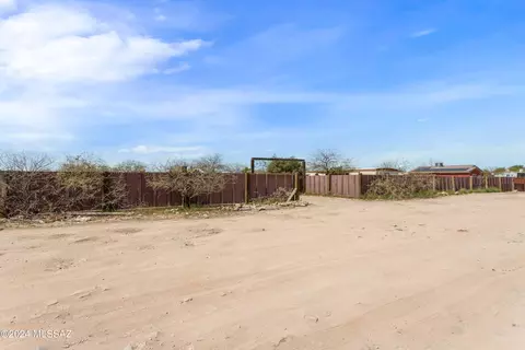 10080 S Oak Canyon Ln, Tucson, AZ 85756