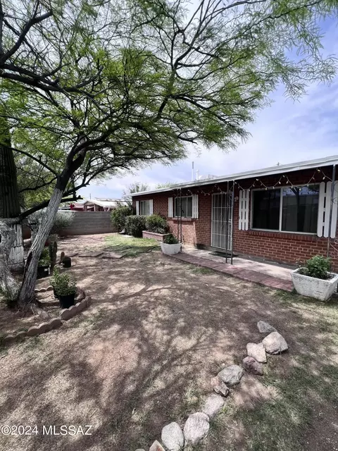 249 E Farr St, Tucson, AZ 85705