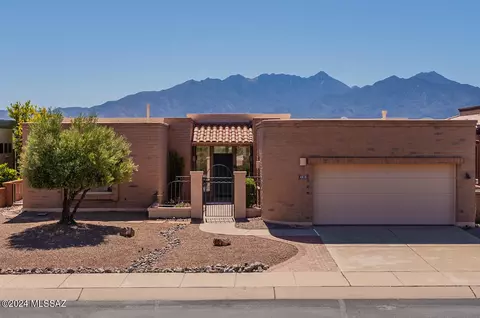 4819 S Prairie Hills Dr, Green Valley, AZ 85622