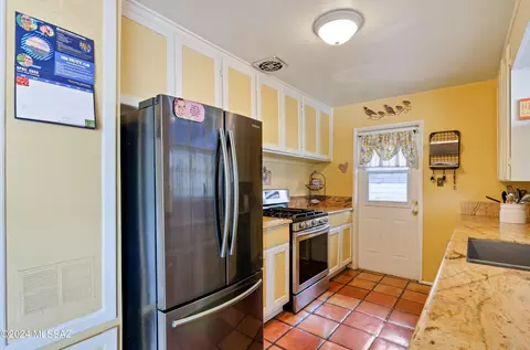 Kitchen - 5518 E 3rd St, Tucson, AZ 85711 photo 1 of 4
