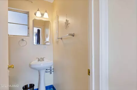 Bath - 5518 E 3rd St, Tucson, AZ 85711 photo 2 of 2