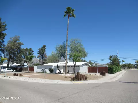 4936 N La Canada Dr, Tucson, AZ 85704