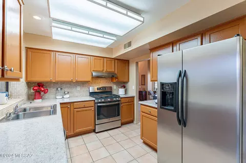 Kitchen - 1116 E Haystack Dr, Oro Valley, AZ 85755 photo 1 of 6
