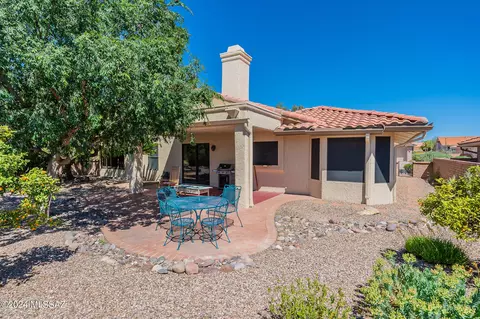 Exterior - 1116 E Haystack Dr, Oro Valley, AZ 85755 photo 8 of 10