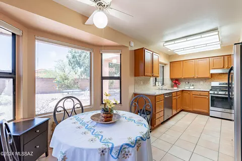 Kitchen - 1116 E Haystack Dr, Oro Valley, AZ 85755 photo 2 of 6