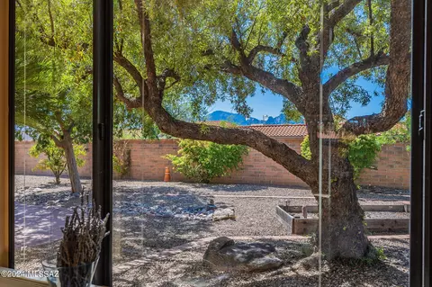 Exterior - 1116 E Haystack Dr, Oro Valley, AZ 85755 photo 2 of 10