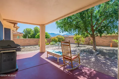 Exterior - 1116 E Haystack Dr, Oro Valley, AZ 85755 photo 3 of 10