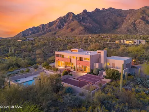 7725 N Christie Dr, Tucson, AZ 85718