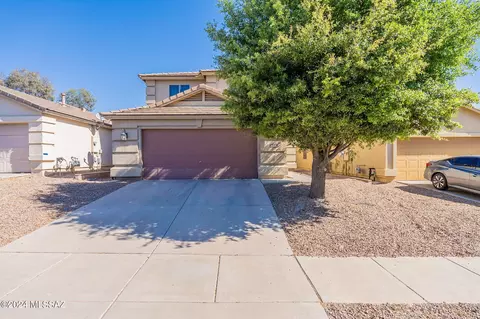 746 W Firehawk Dr, Green Valley, AZ 85614