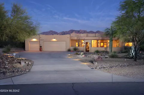 12150 N Reflection Ridge Dr, Oro Valley, AZ 85755