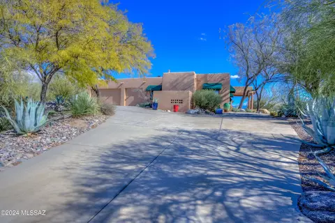 6031 E Country Club Vista Dr, Tucson, AZ 85750