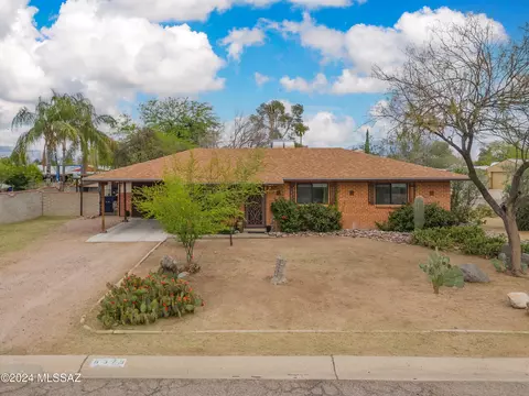 6579 E Calle Herculo, Tucson, AZ 85710