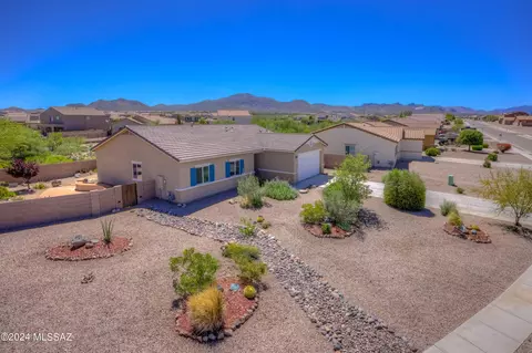 635 S Courts Redford Dr, Vail, AZ 85641