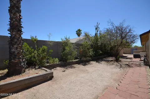 Exterior - 9959 Eugenia Dr E, Tucson, AZ 85730 photo 16 of 17