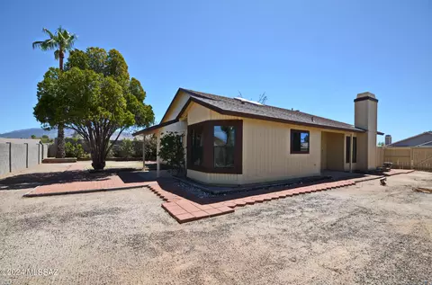 Exterior - 9959 Eugenia Dr E, Tucson, AZ 85730 photo 5 of 17
