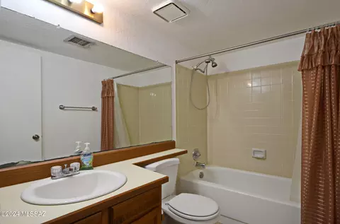 Bath - 9959 Eugenia Dr E, Tucson, AZ 85730 photo 4 of 4