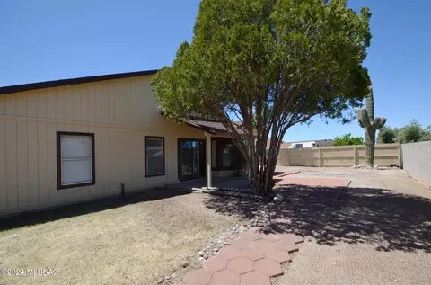 Exterior - 9959 Eugenia Dr E, Tucson, AZ 85730 photo 14 of 17