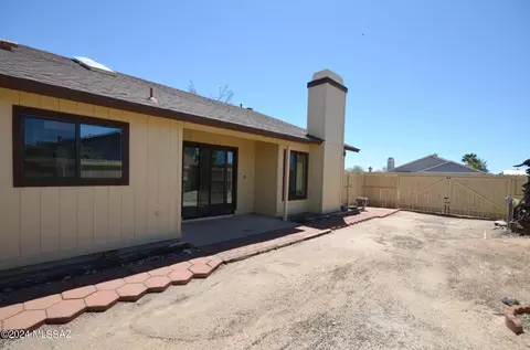 Exterior - 9959 Eugenia Dr E, Tucson, AZ 85730 photo 7 of 17