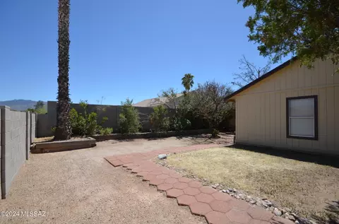 Exterior - 9959 Eugenia Dr E, Tucson, AZ 85730 photo 12 of 17