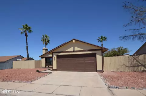 Exterior - 9959 Eugenia Dr E, Tucson, AZ 85730 photo 2 of 17