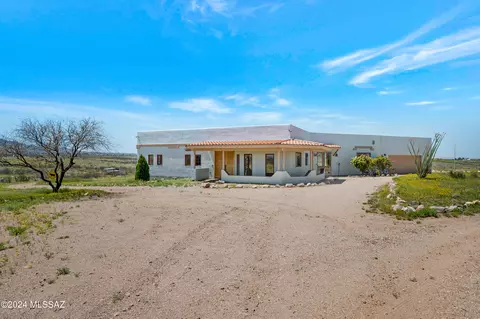 3281 W Monte Vista Trl, Benson, AZ 85602