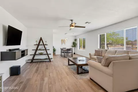 7467 N Paseo Ronceval, Tucson, AZ 85704