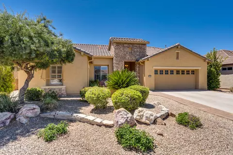 2568 E Glen Canyon Rd, Green Valley, AZ 85614
