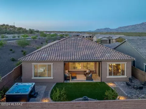 676 E Nubra Valley Pl, Oro Valley, AZ 85755
