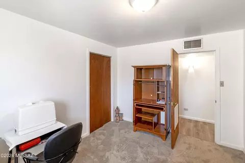 Bedroom - 719 Riverside Dr, Mammoth, AZ 85618 photo 6 of 9