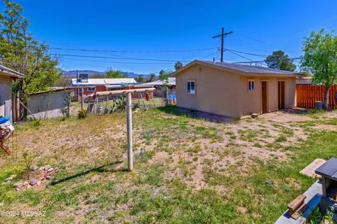 Exterior - 719 Riverside Dr, Mammoth, AZ 85618 photo 9 of 9
