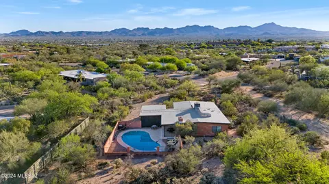 6040 N Montebella Rd, Tucson, AZ 85704